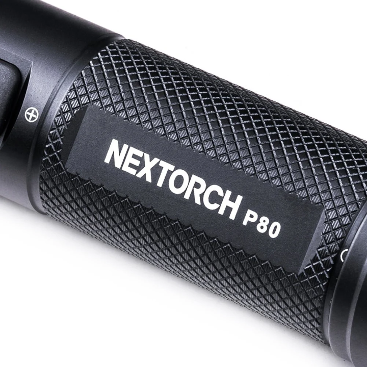 Corps texturé de la lampe NEXTORCH P80B – détail