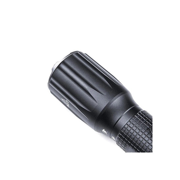 Commande arrière de la lampe NEXTORCH TA30D – détail