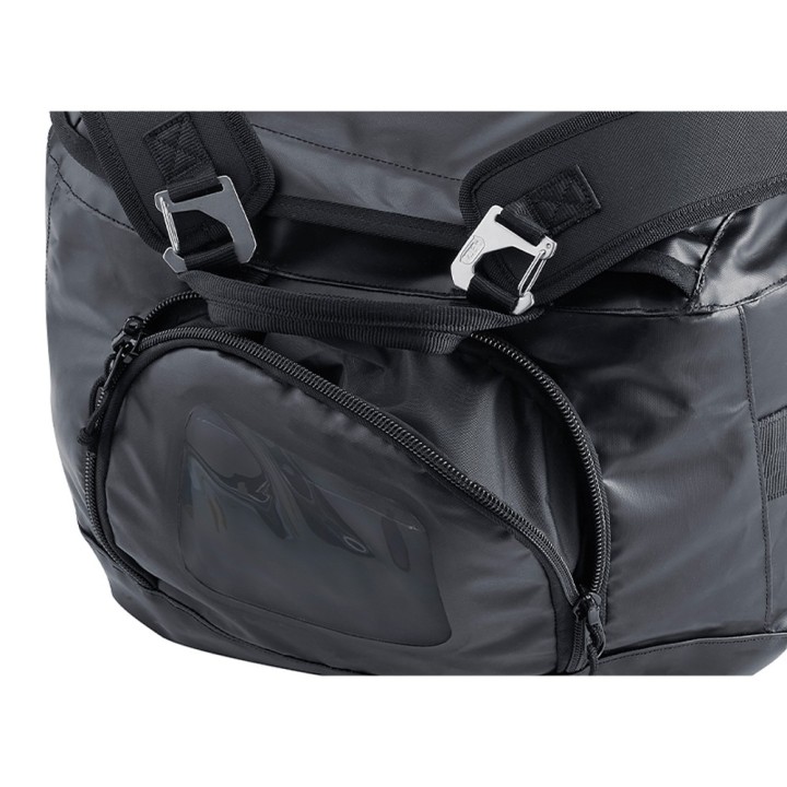 Sac Petzl DUFFEL 85 L noir – Détail des poches extérieures et fermetures éclair