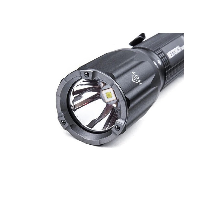 Tête et lentille de la lampe NEXTORCH TA30D – détail