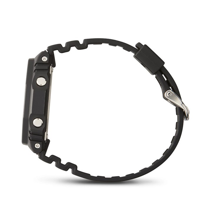 Montre Casio G-SHOCK GA-2100-1A1 noire – Vue de profil avec bracelet ouvert