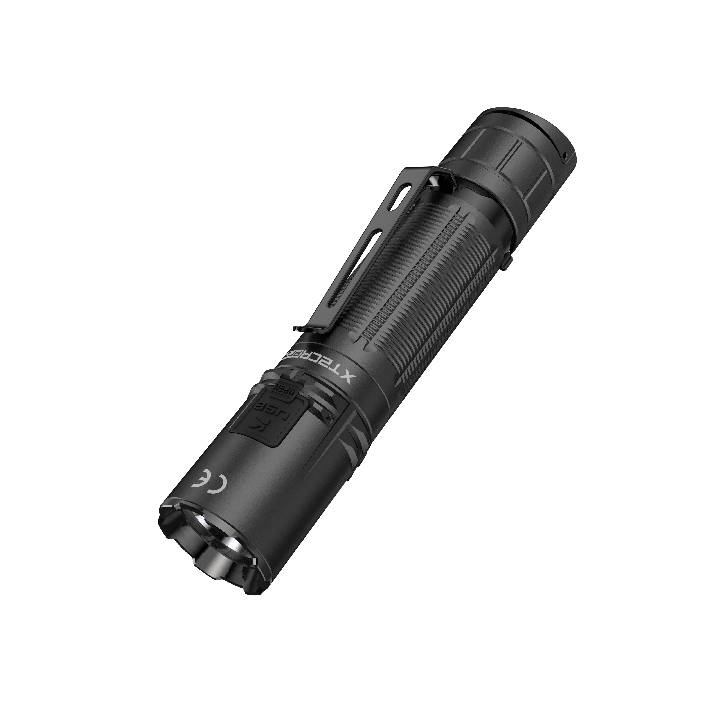 Lampe tactique rechargeable KLARUS XT2CR PRO – vue de trois quarts