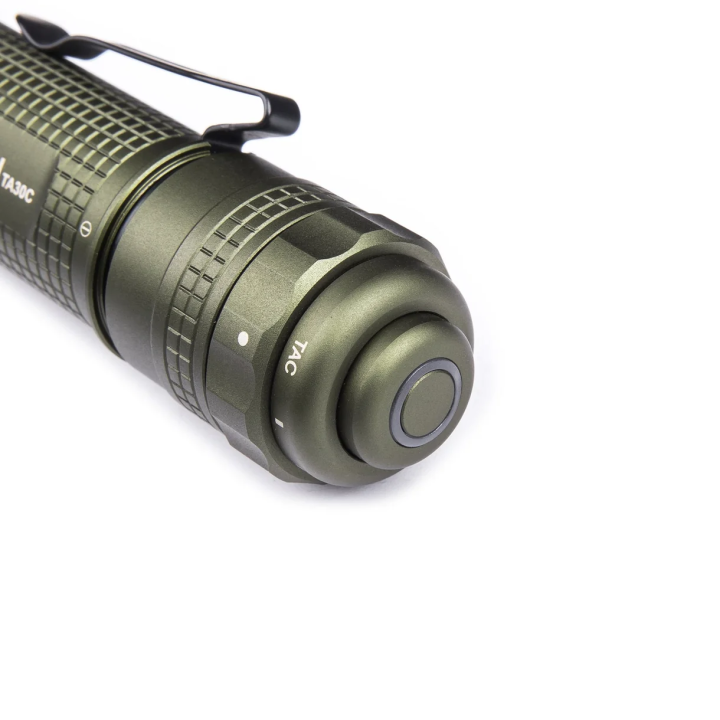 Achterschakelaar van de NEXTORCH TA30C-zaklamp – detail