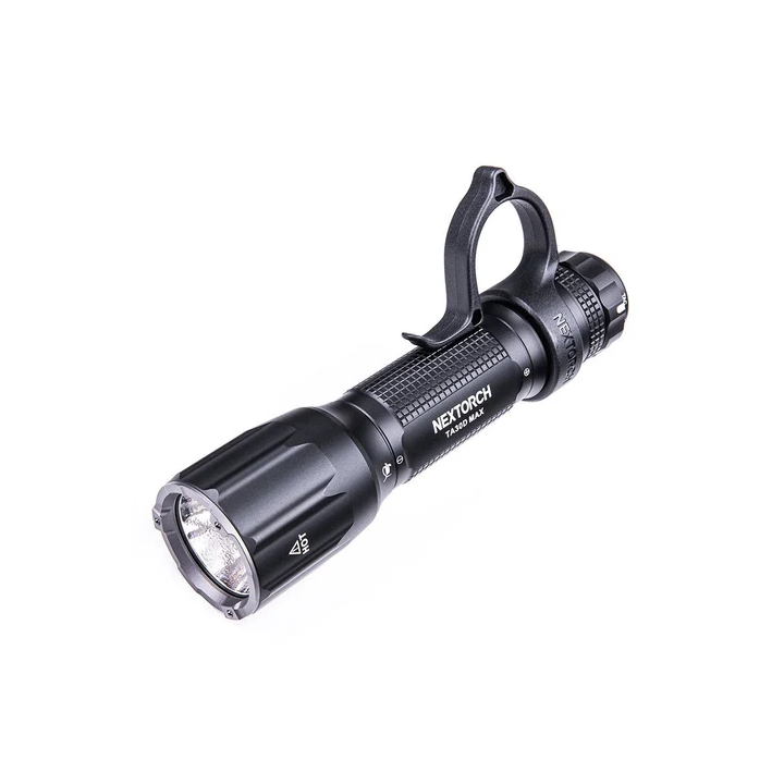 Lampe tactique NEXTORCH TA30D MAX avec anneau – vue de trois quarts