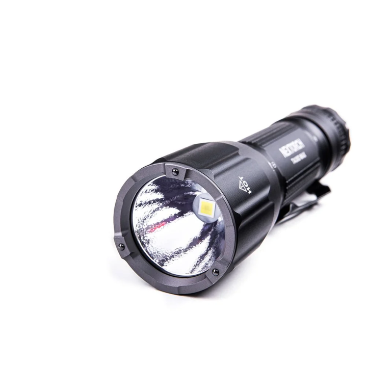 Tête de la lampe NEXTORCH TA30D MAX – vue rapprochée