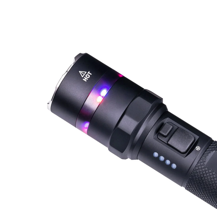 Signalisation lumineuse rouge et bleue de la NEXTORCH P84B – détail