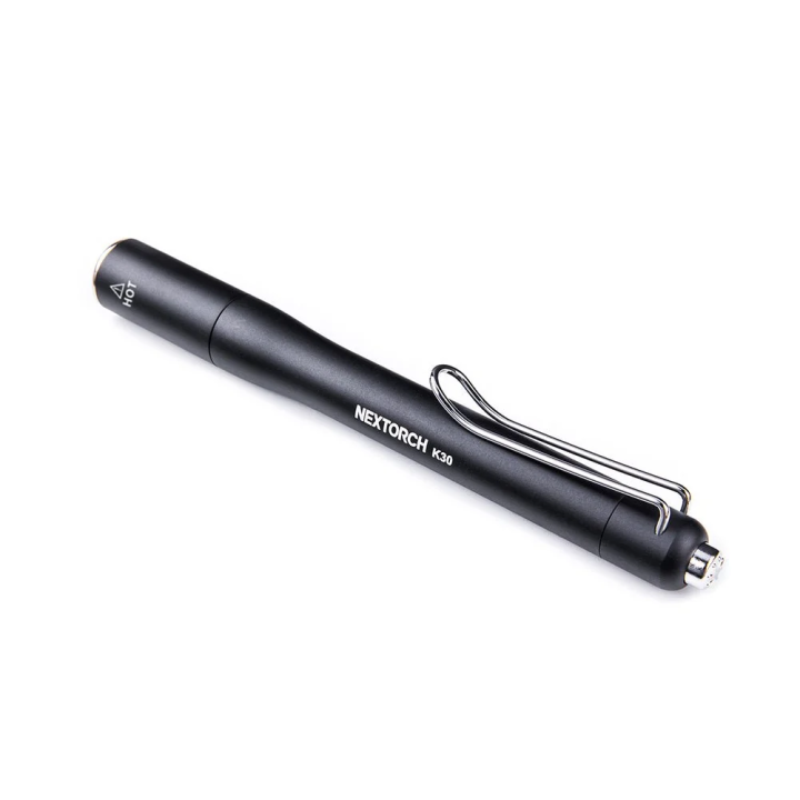 Lampe stylo rechargeable NEXTORCH K30 – vue de trois quarts