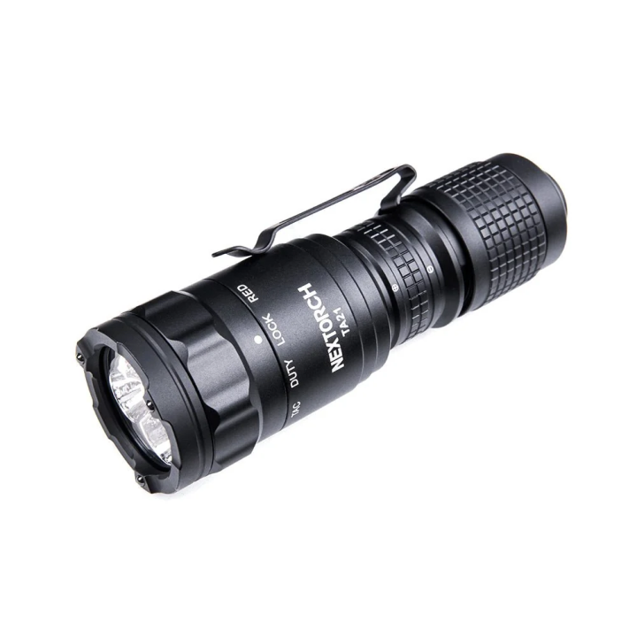 Lampe compacte rechargeable NEXTORCH TA21 – vue de trois quarts