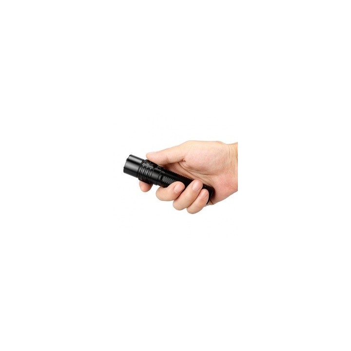 Lampe KLARUS G15 V2.0 tenue en main
